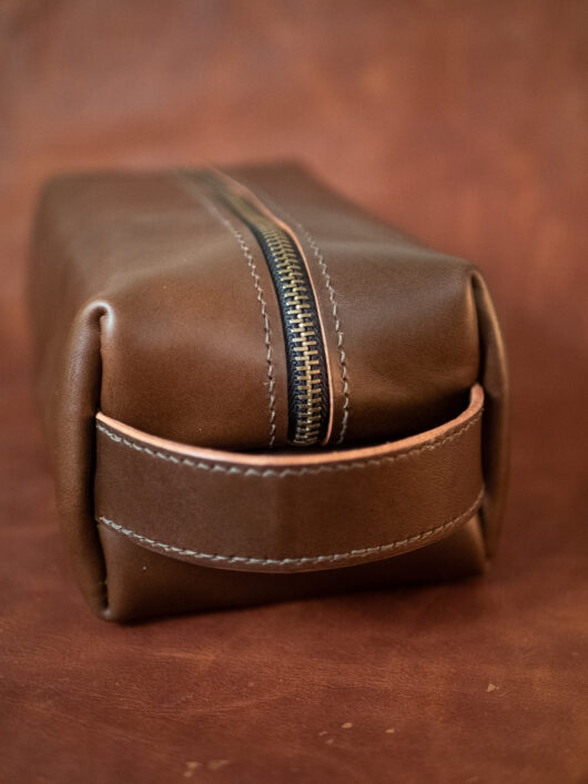 La Louise [Trousse de toilette] Marron foncé – Image 3