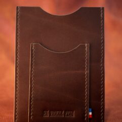 Le Charles [pochette carte grise] Marron Foncé